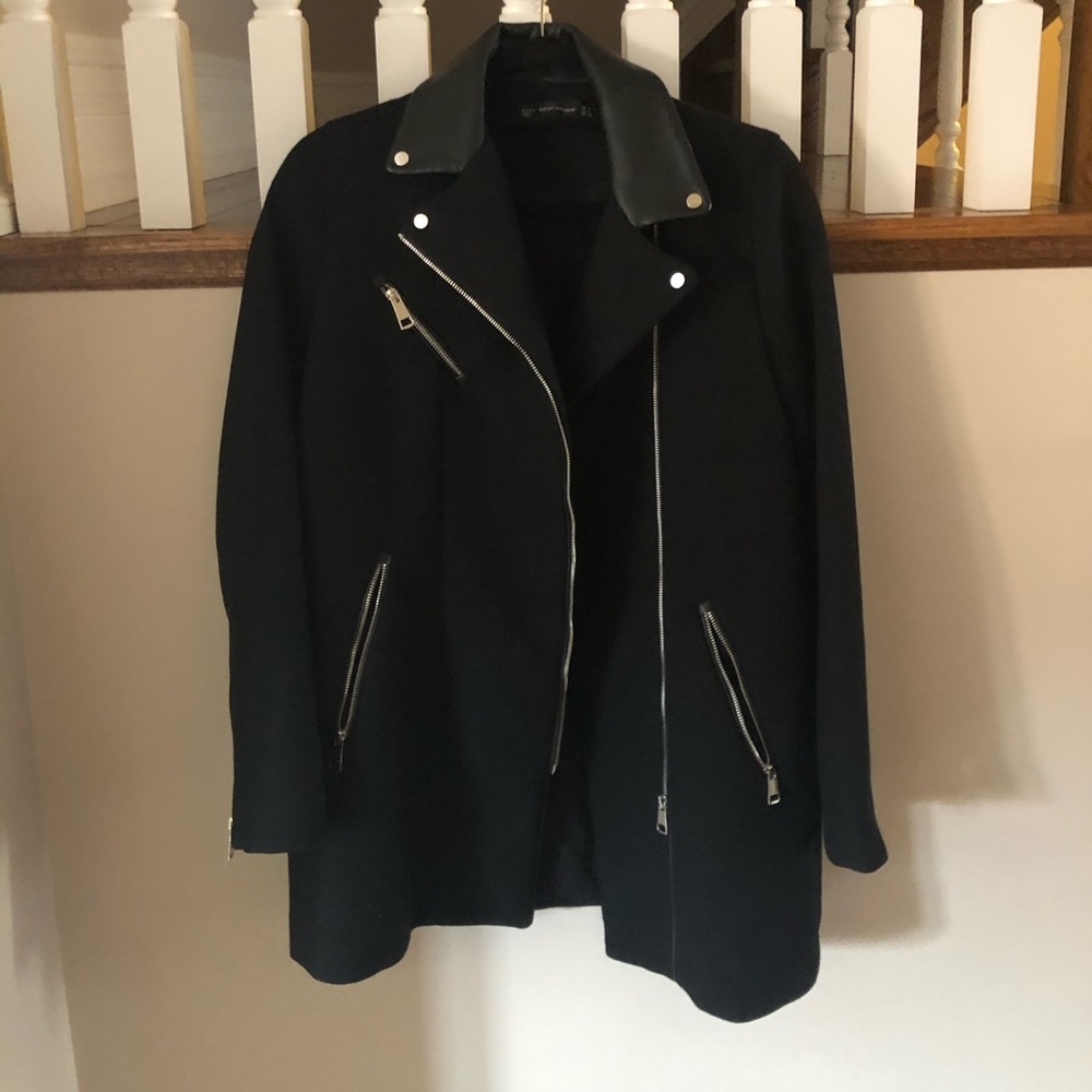 Black Zara coat with vegan leather collar